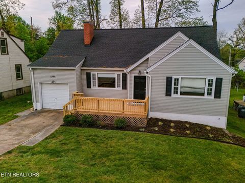 Single Family Residence in Kingsport TN 2108 Fort Henry Drive.jpg