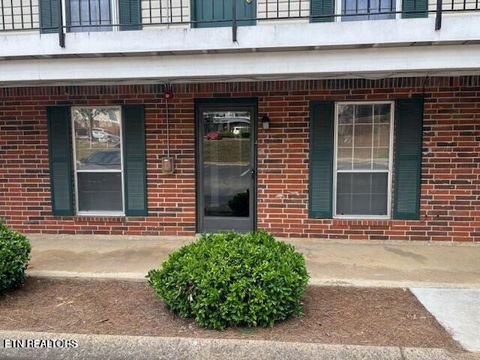 Condominium in Chattanooga TN 23 Mountain Creek Rd.jpg