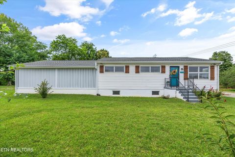 Single Family Residence in Knoxville TN 2931 E Emory Rd.jpg