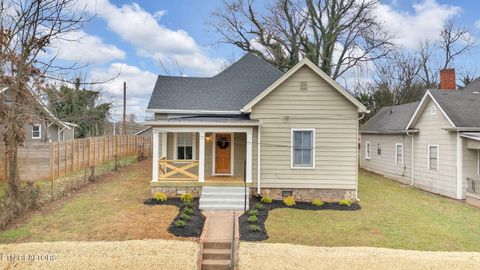 Single Family Residence in Knoxville TN 2707 Selma Ave.jpg