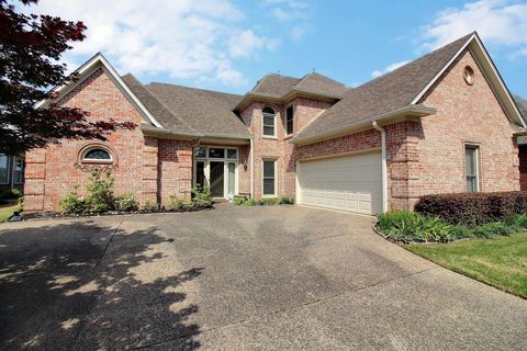 Single Family Residence in Collierville TN 665 W WARWICK OAKS LN.jpg
