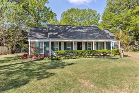 Single Family Residence in Memphis TN 5691 EASTOVER PL.jpg