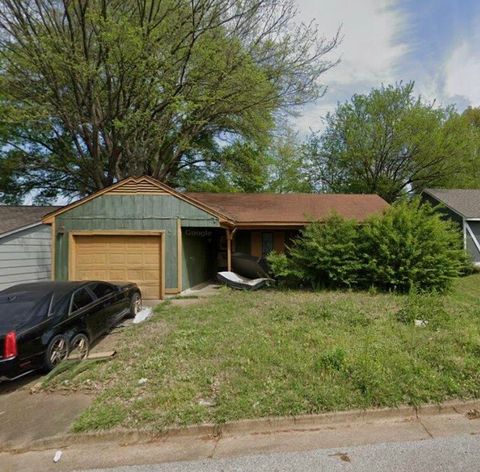 Single Family Residence in Memphis TN 5636 MAPLE TREE DR.jpg