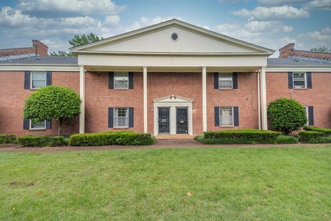 Townhouse in Memphis TN 5676 QUINCE RD #7.jpg