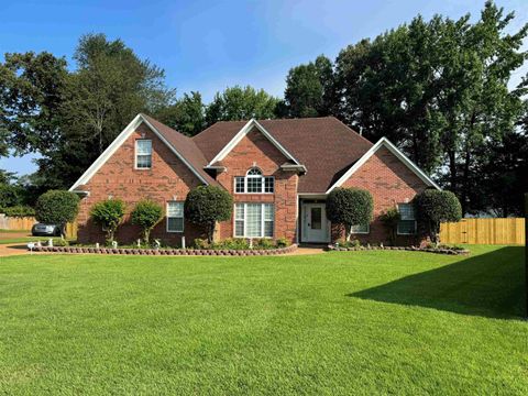 Single Family Residence in Jackson TN 15 HEARTHWOOD CV.jpg