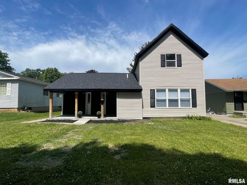 Single Family Residence in Clinton IA 2008 6TH Street.jpg