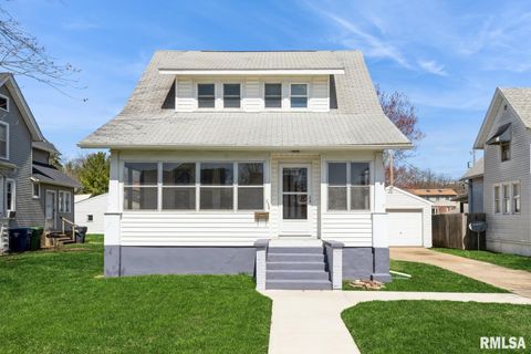 Single Family Residence in Clinton IA 834 4TH Avenue South.jpg