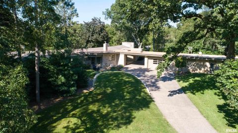 Single Family Residence in Clinton IA 1040 CRESCENT Drive.jpg