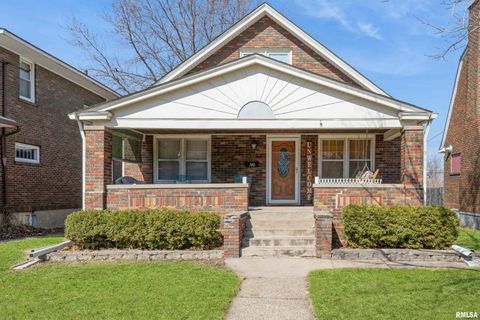 Single Family Residence in Clinton IA 740 7TH Avenue South.jpg