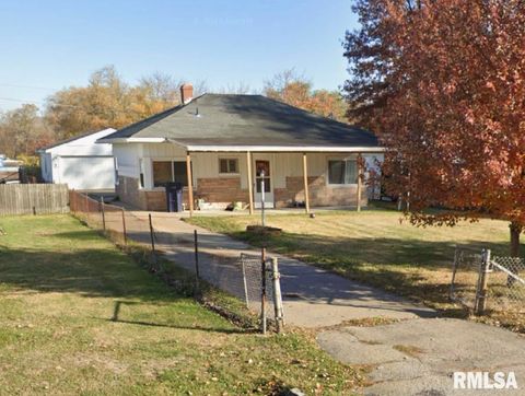 Single Family Residence in Belleville IL 5607 W HIVUE Lane.jpg