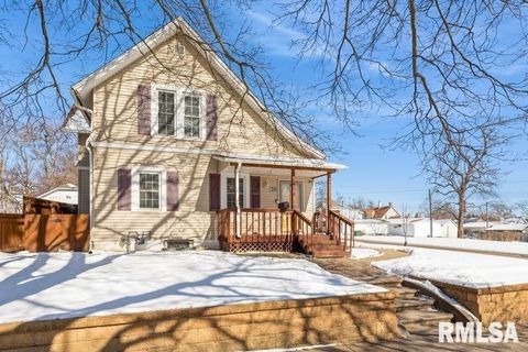 Single Family Residence in Clinton IA 602 11TH Avenue South.jpg