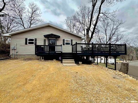 Single Family Residence in Clinton IA 2346 N 11TH Street.jpg