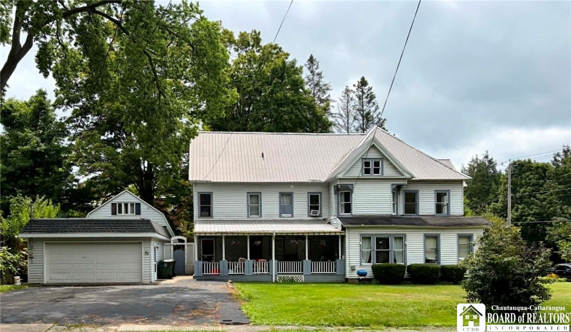 212 1/2 Lakeview Ave, Jamestown, NY 14701