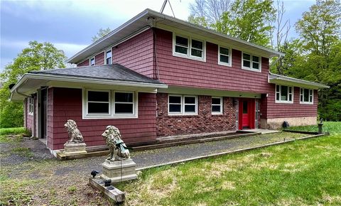 Single Family Residence in Middletown NY 1302 Swart Road.jpg