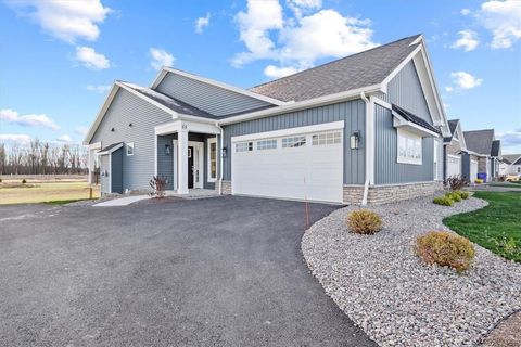 Condominium in Webster NY 81 Cedarway Circle.jpg