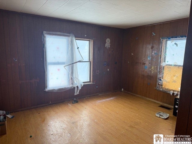 438 Winsor St, Jamestown, NY 14701 photo