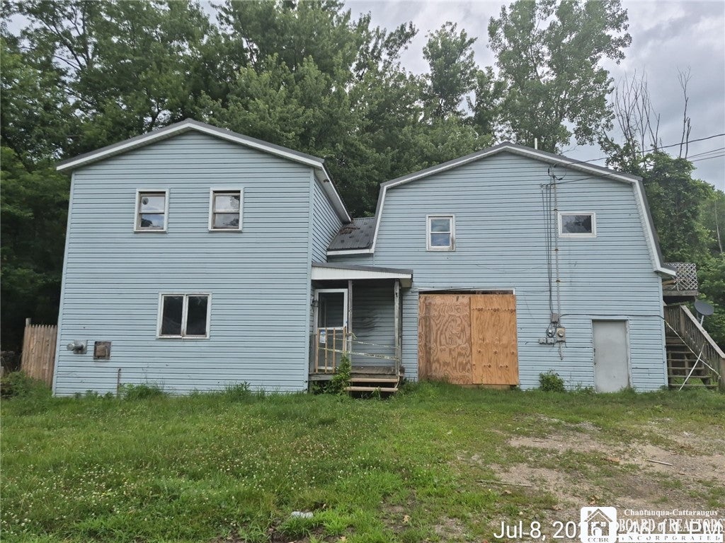 16 10th St, Jamestown, NY 14701