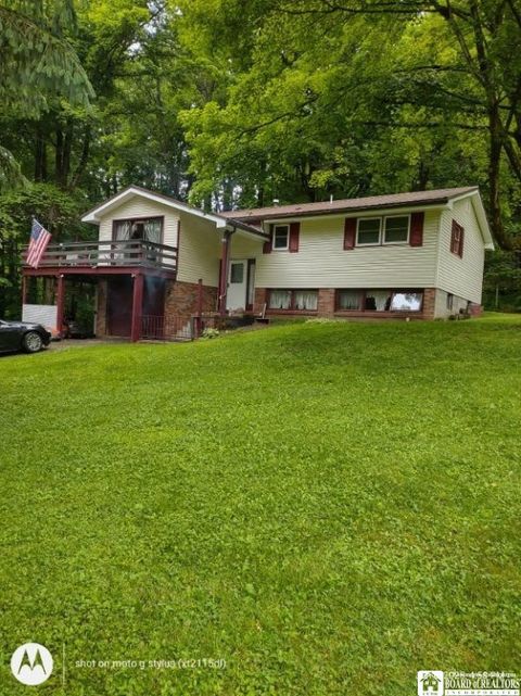 Single Family Residence in Russell PA 613 N Main Street.jpg