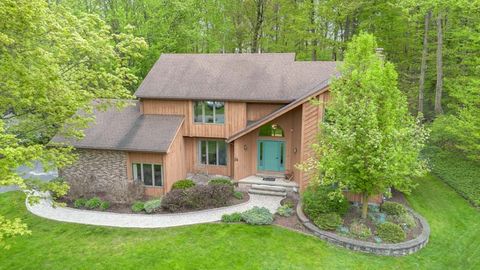 Single Family Residence in Rochester NY 29 Woodbriar Lane.jpg