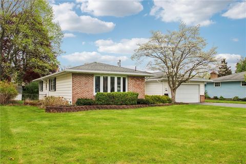 Single Family Residence in Rochester NY 182 Candy Lane.jpg