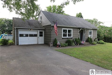 Single Family Residence in Boston NY 6554 Sherwood Lane.jpg