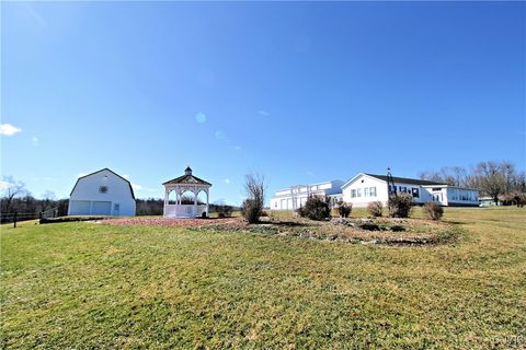 Single Family Residence in Hamilton NY 6234 Briggs Road.jpg