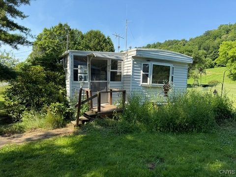 Single Family Residence in Oneida NY 6792 Creek Road.jpg