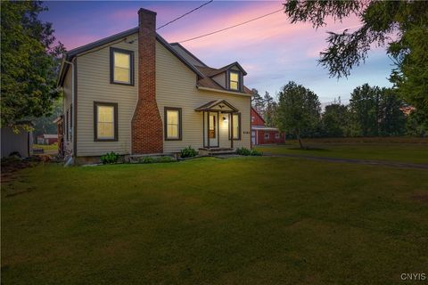 Single Family Residence in Canastota NY 8362 State Route 13.jpg