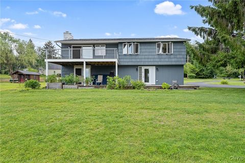 Single Family Residence in Cazenovia NY 1030 Marlyn Park Drive.jpg