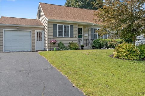 Single Family Residence in Syracuse NY 208 Lynnhaven Drive.jpg