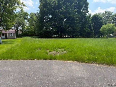  in Canastota NY 13 Carden Circle.jpg