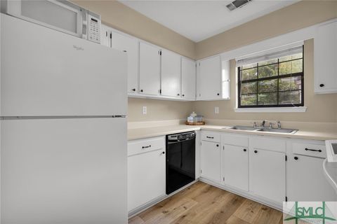 Single Family Residence in Richmond Hill GA 195 Cherokee Street 7.jpg