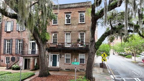 Quadruplex in Savannah GA 24 E Jones Street.jpg