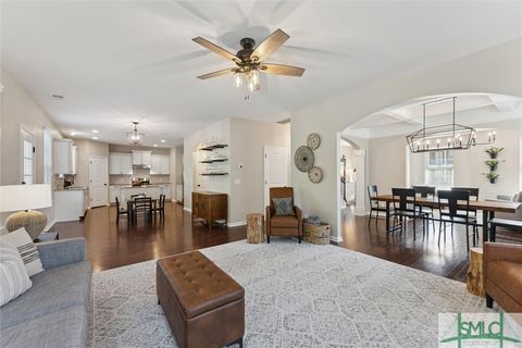 Single Family Residence in Richmond Hill GA 879 Castleoak Drive 15.jpg