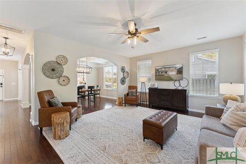 Single Family Residence in Richmond Hill GA 879 Castleoak Drive 13.jpg
