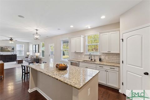 Single Family Residence in Richmond Hill GA 879 Castleoak Drive 22.jpg