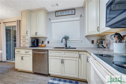 Single Family Residence in Richmond Hill GA 11 Pelican Court 9.jpg