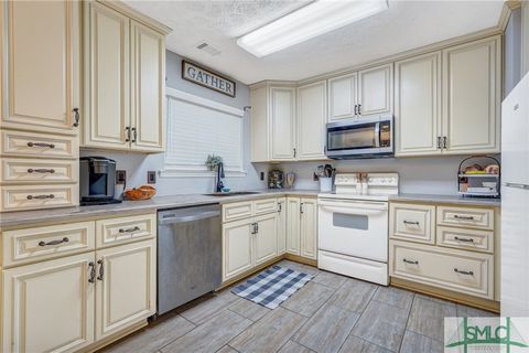 Single Family Residence in Richmond Hill GA 11 Pelican Court 10.jpg