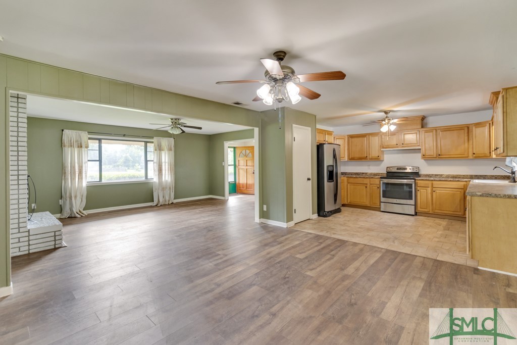 Single Family Residence in Bloomingdale GA 7016 17 Highway 8.jpg