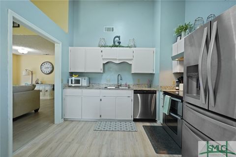Single Family Residence in Richmond Hill GA 121 Pelican Lane 8.jpg