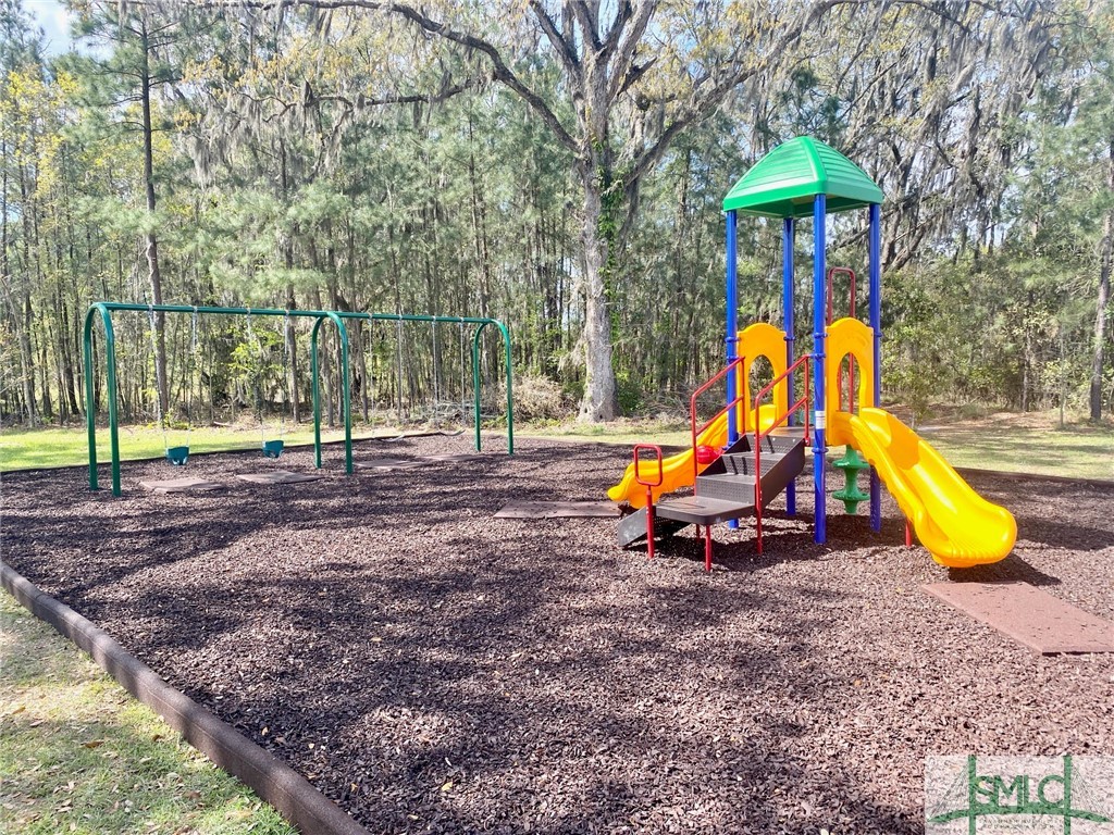 Single Family Residence in Savannah GA 726 Sessile Oak Drive 3.jpg