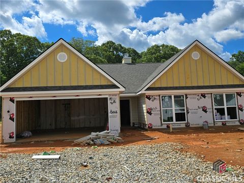 Single Family Residence in Winder GA 176 Lake Meadows Drive.jpg