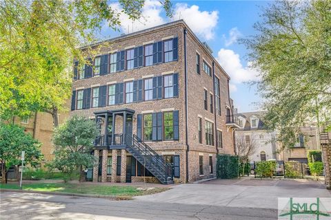 Townhouse in Savannah GA 407 E McDonough Street.jpg