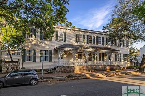 Triplex in Savannah GA 52-56 E Broad Street.jpg