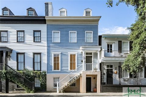 Townhouse in Savannah GA 505 E McDonough Street.jpg