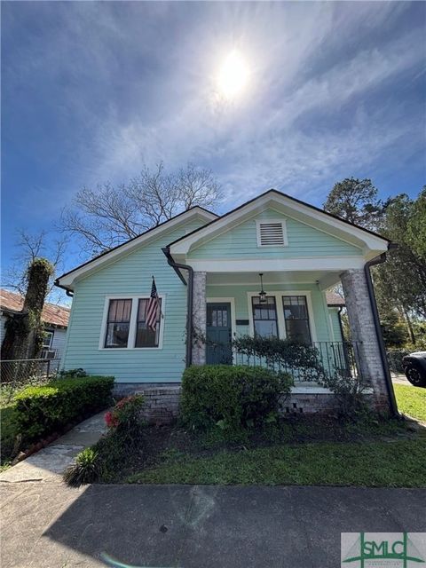 Single Family Residence in Savannah GA 1221 E 41st Street.jpg