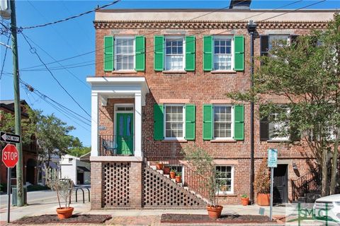 Townhouse in Savannah GA 24 W Taylor Street.jpg