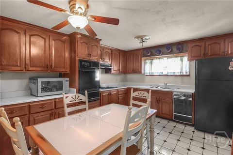 Single Family Residence in Garden City GA 5021 Augusta Road 11.jpg