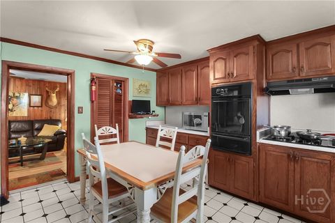 Single Family Residence in Garden City GA 5021 Augusta Road 10.jpg