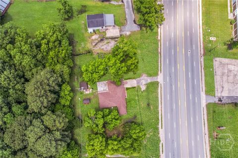 Single Family Residence in Garden City GA 5021 Augusta Road 3.jpg